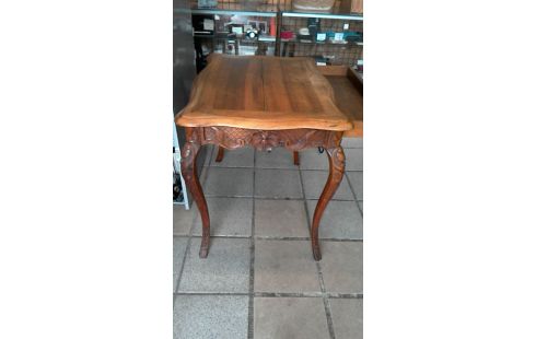 TABLE D'APPOINT NOYER EN L'ETAT