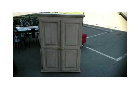 ARMOIRE BLANCHE