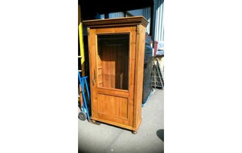 VITRINE PIN INTERIORS