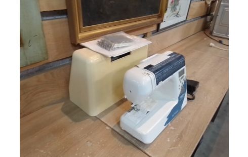 MACHINE A COUDRE FOMAX ELECTRIQUE + ACCESSOIRES