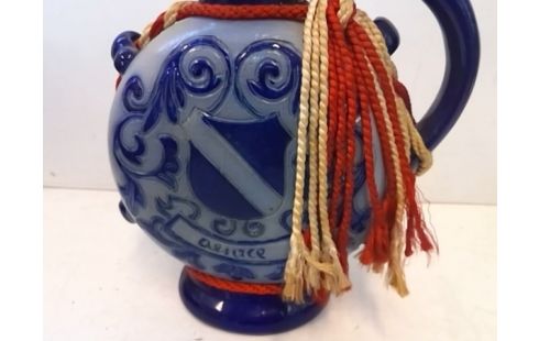 BOUTEILLE ANCIENNE AVEC BOUCHON