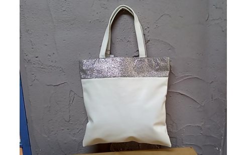 SAC BANDOULIERE pu blanc et argente