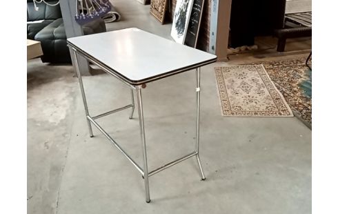 TABLE pliable formica