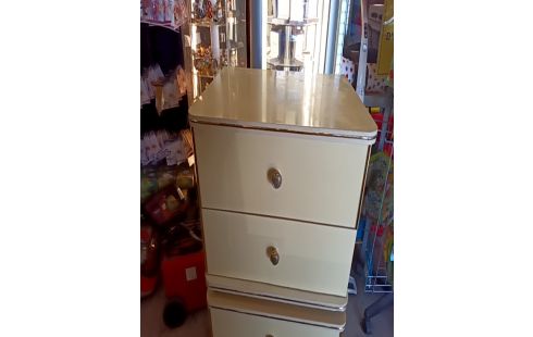 CHEVET 2 TIROIRS EN L'ÉTAT