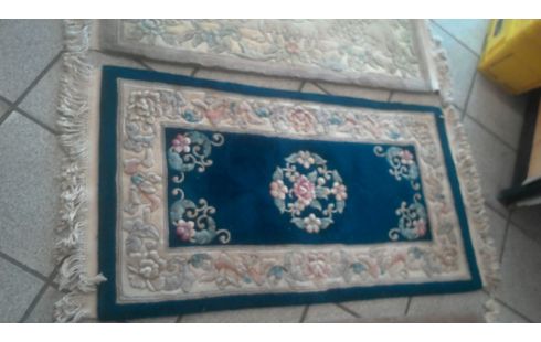 TAPIS FAIT MAIN 130CMS X 70CMS L'UN