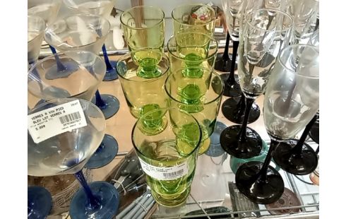 VERRES sur pied vert le lot