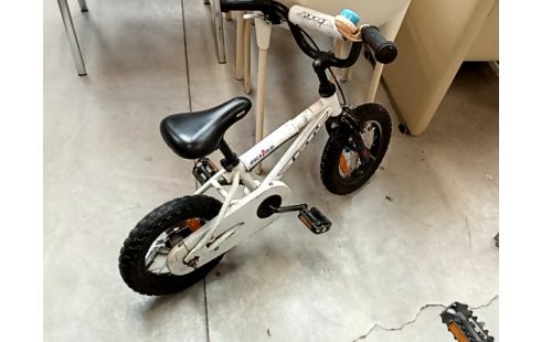 VELO ENFANT + STABILISATEUR