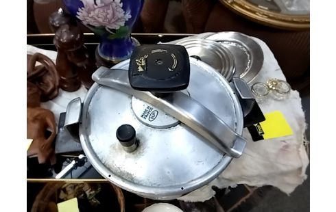 COCOTTE MINUTE Avec accessoires