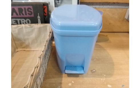 POUBELLE PLASTIQUE BLEU