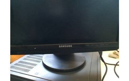ECRAN LCD 19 POUCES SAMSUNG VGA/DVI