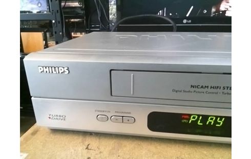 MAGNETOSCOPE PHILIPS VR 555 SANS TELECOMMANDE (TEST OKAY)