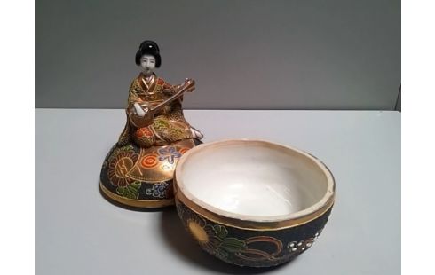 BOITE PORCELAINE SATSUMA DECORS PERLES