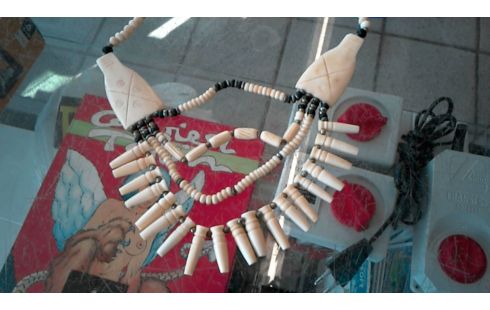 COLLIER   MATIERE NATURELLE