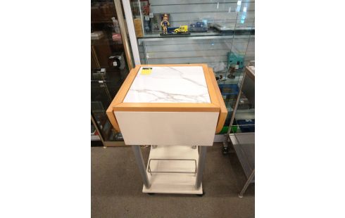 DESSERTE A ROULETTES A VOLETS