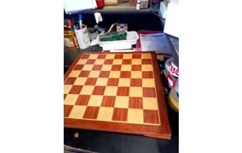 ECHIQUIER SANS PIECE