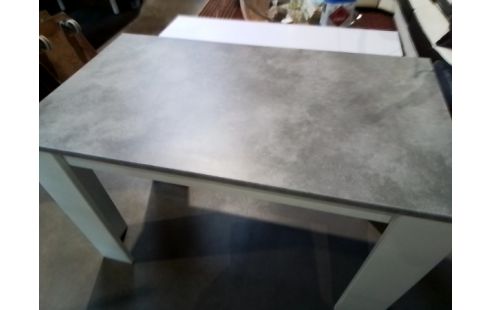 TABLE PIEDS BLANC PLATEAU GRIS