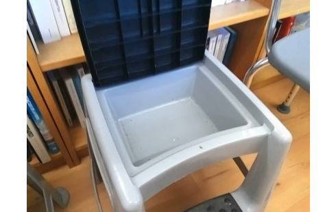 ESCABEAU 2 MARCHES AVEC RANGEMENT