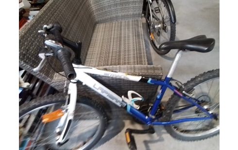 VELO LAPIERRE BLEU ET BLANC