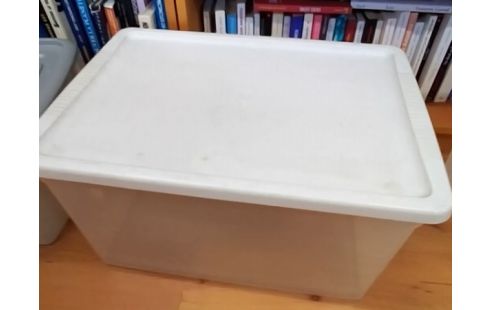 CAISSE PLASTIQUE AVEC COUVERCLE