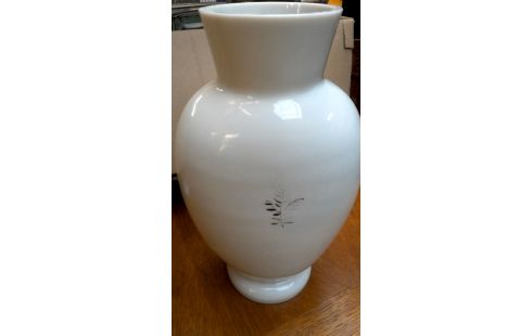VASE BLANCHE OPALINE FLEUR