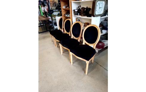 LOT DE 4 CHAISES MÉDAILLON