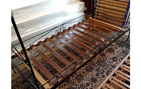 LIT fer forge baldaquin + sommier