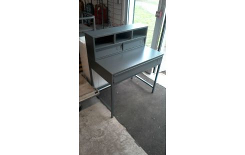 SCHREIBTISCH METALL GRAU