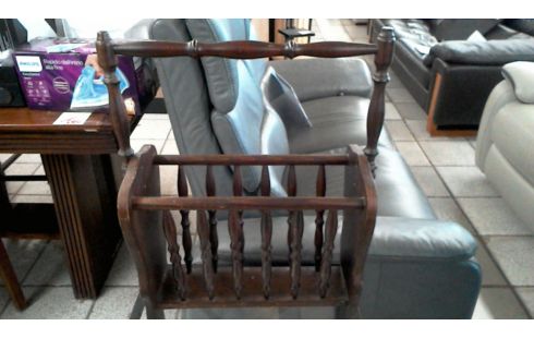 ZEITSCHRIFTENSTÄNDER, , HOLZ