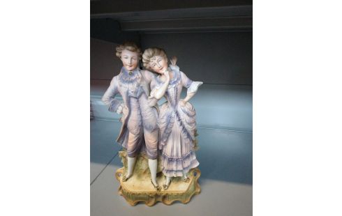 BISCUIT PERSONNAGES STYLE LOUIS XV