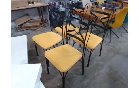 TABLE EXTERIEUR PLATEAU VERRE + 4 CHAISES