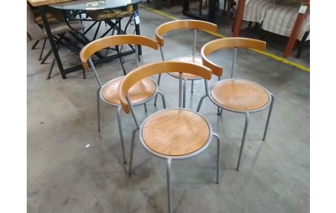 4 CHAISES D'ECOLIER BOIS METAL