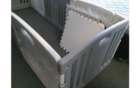 PARC PLIANT AVEC DALLES MOUSSES