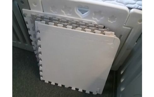 PARC PLIANT AVEC DALLES MOUSSES