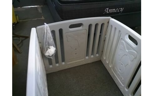 PARC PLIANT AVEC DALLES MOUSSES