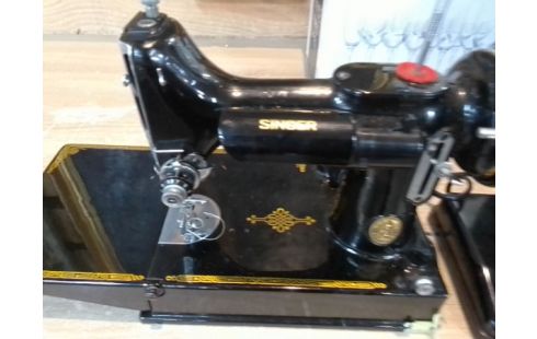 MACHINE A COUDRE SINGER + ACCESSOIRES