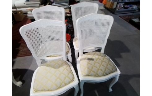 4 CHAISES BLANCHES DOSSIER CANNEE ASSISE DOREE