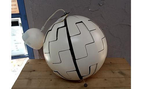 LUSTRE etoile de la mort Ikea