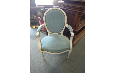 FAUTEUIL STYLE LOUIS XVI