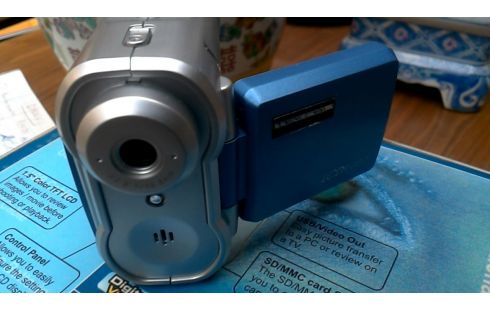 CAMERA DIGITAAL TESCALI LCD 9000