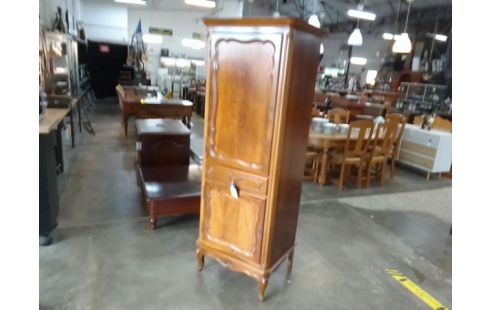 HOMME DEBOUT STYLE REGENCE 2 PORTES 1 TIROIR