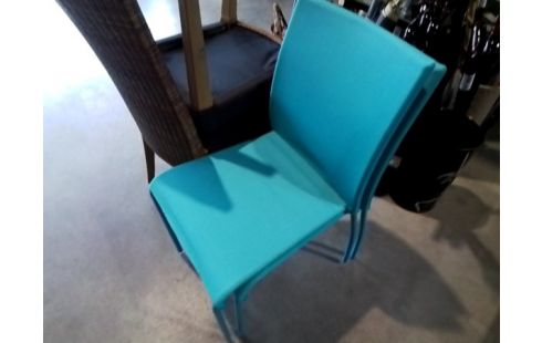 CHAISE TURQUOISE PIEDS METAL