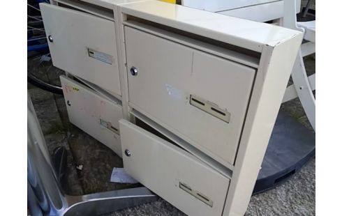 BOITES AUX LETTRES METALLIQUES BLOC DE 4 (SANS CLEF)