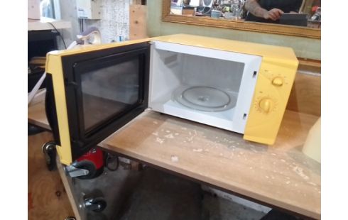 MICRO ONDES JAUNE LG