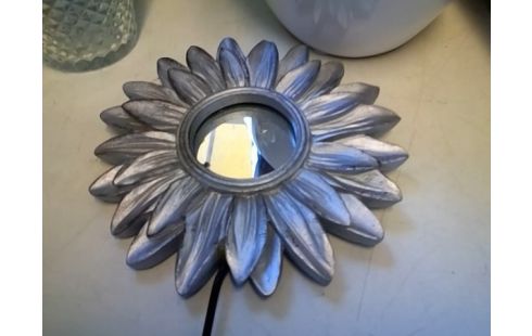 MIROIR PM AVEC PORTANT