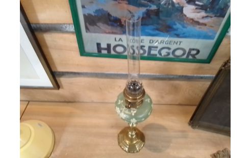 LAMPE A PETROLE