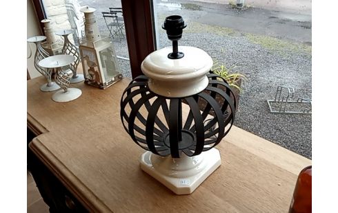 LAMPE pied craquele et fer forge