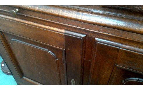 MUEBLE BAJO. ANTIGUO ROBLE ANTIGUO GRANDE MODELADO 4 PUERTAS