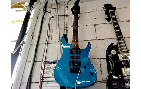 GUITARE ÉLECTRIQUE BLEU ÉLECTRIQUE