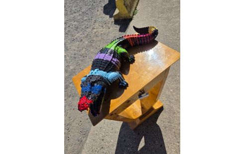 56 STATUE CROCODILE NOIR TACHER 60CM