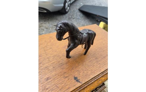 SCULPTURE CHEVAL EN CUIR 15CM